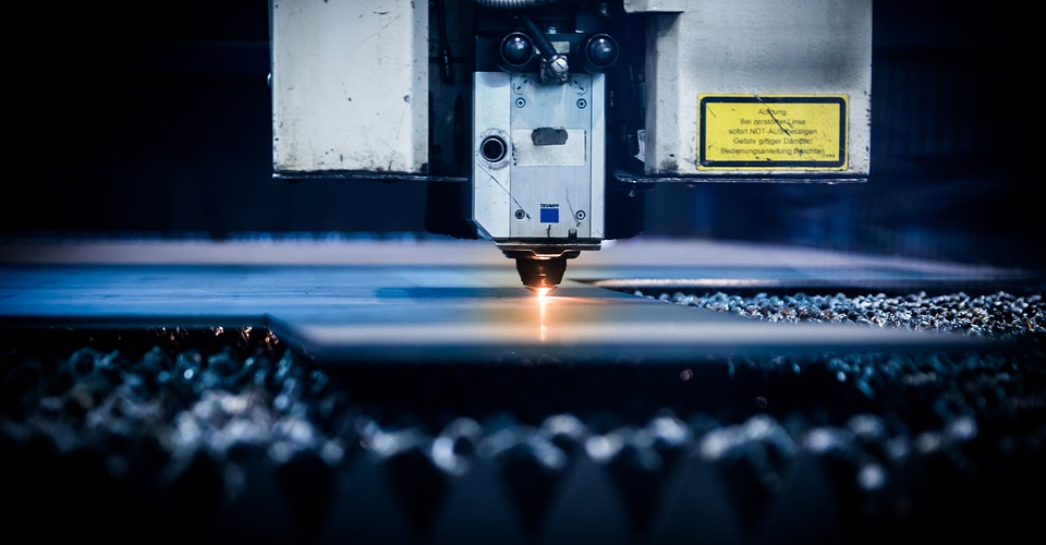 CO2 Laser vs. Fiber Laser: How Are They Different?